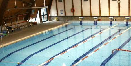 Riapre la piscina comunale di Vada: «Pacchetti per le famiglie»