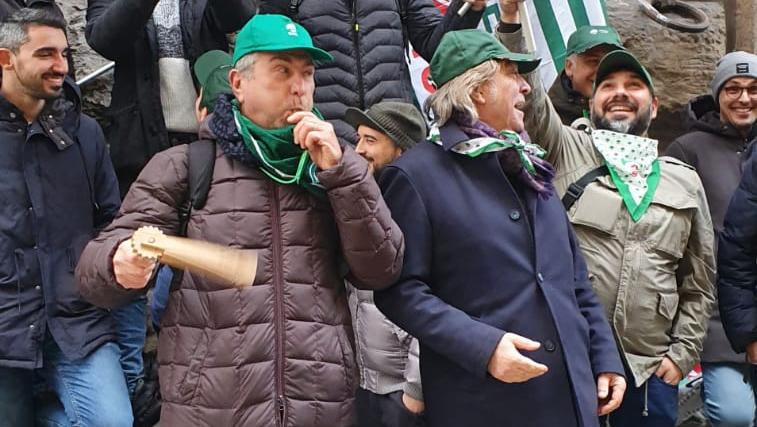 l sit-in organizzato dai sindacati in via Cavour