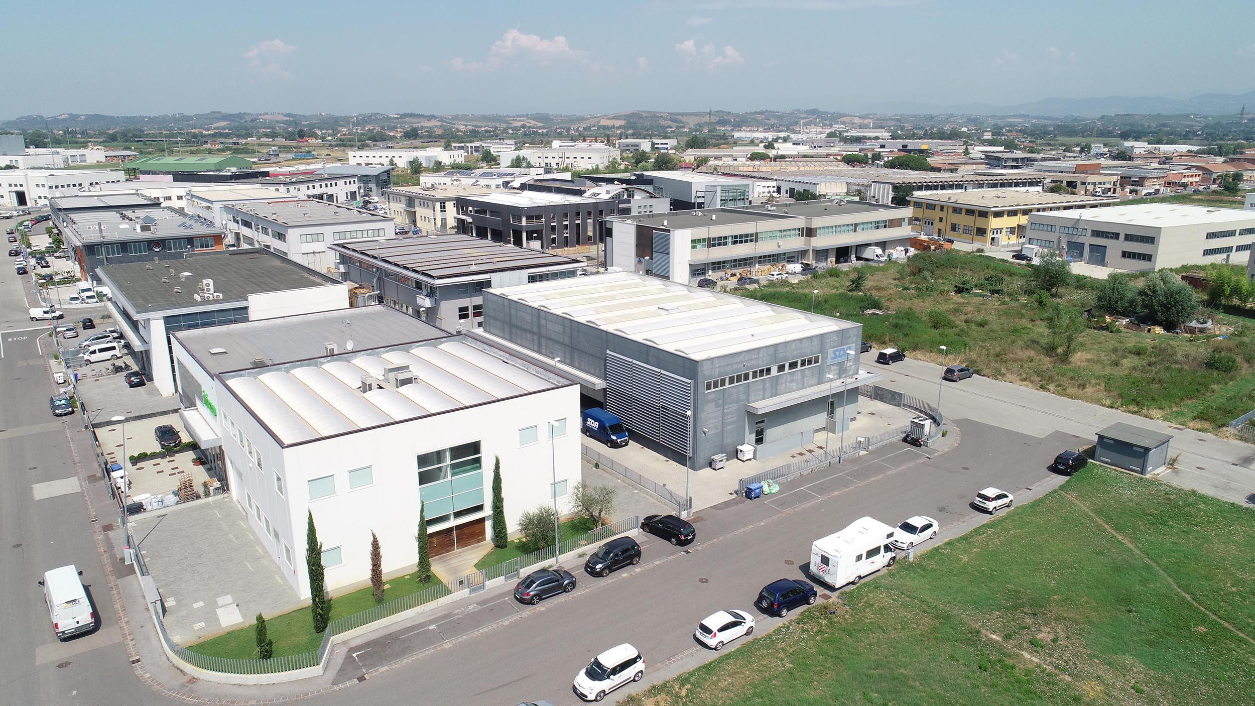 Una veduta della zona industriale del Terrafino a Empoli (foto di Sestini)