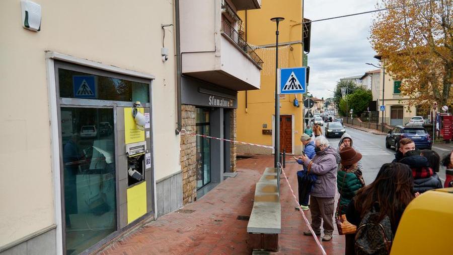 L’ufficio postale di via Caverni a Montelupo il giorno dopo il maxi furto