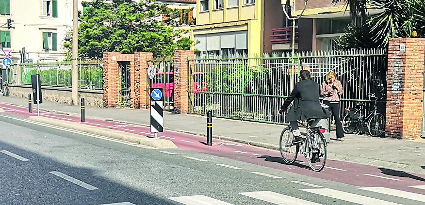 L'ingegnere della mobilità: «Bus, bici e mobilità sostenibile. Ecco perché a Livorno sono utopia»