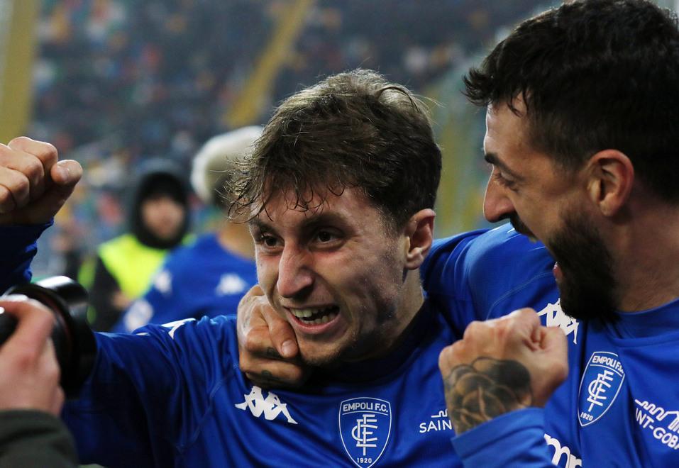L’esultanza di Baldanzi e Caputo dopo il gol a Udine