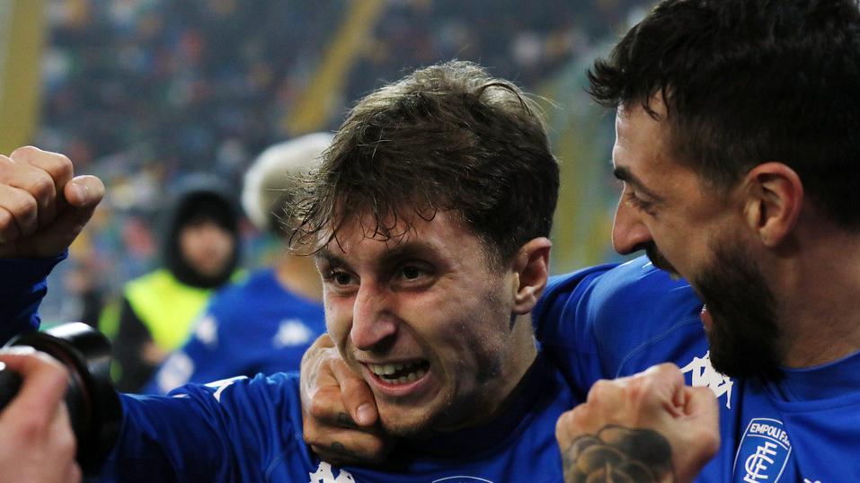 L’esultanza di Baldanzi e Caputo dopo il gol a Udine