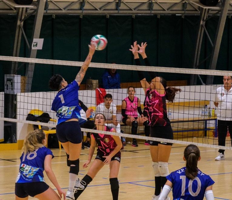 Un’azione della gara di andata tra Vp Volley e Oasi