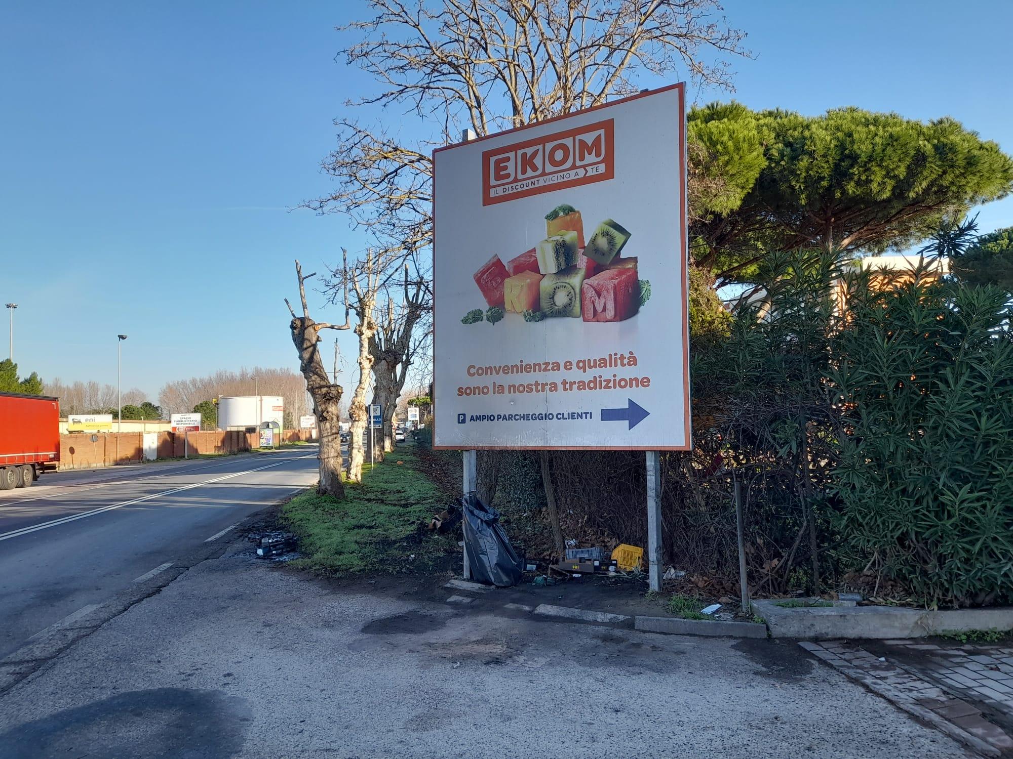 Il cartello annerito