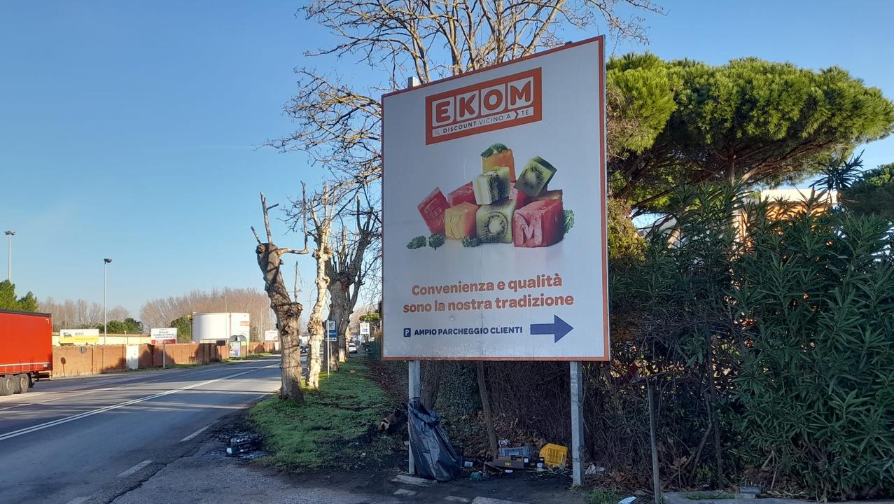 Il cartello annerito