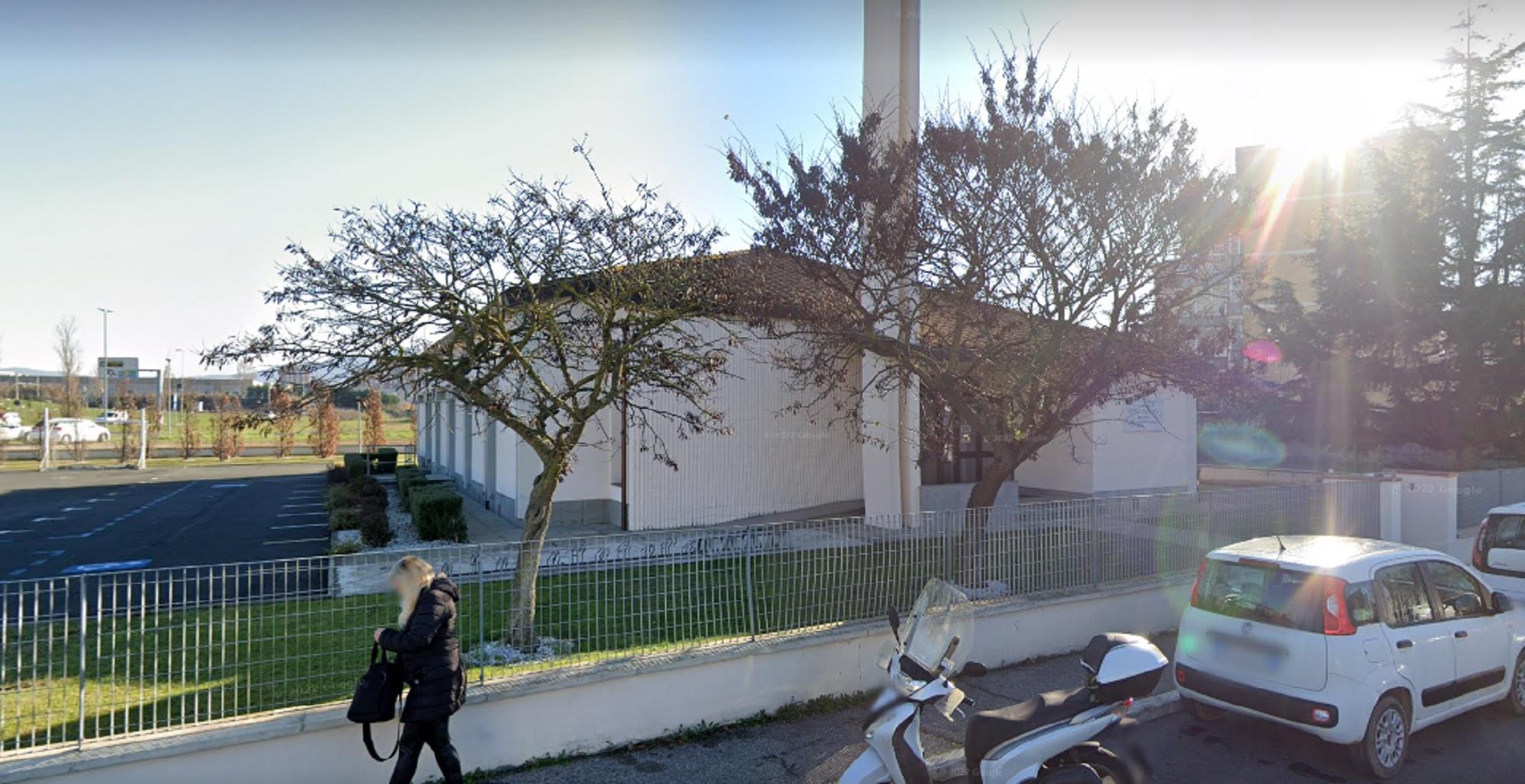 La chiesa vista da via Olbia