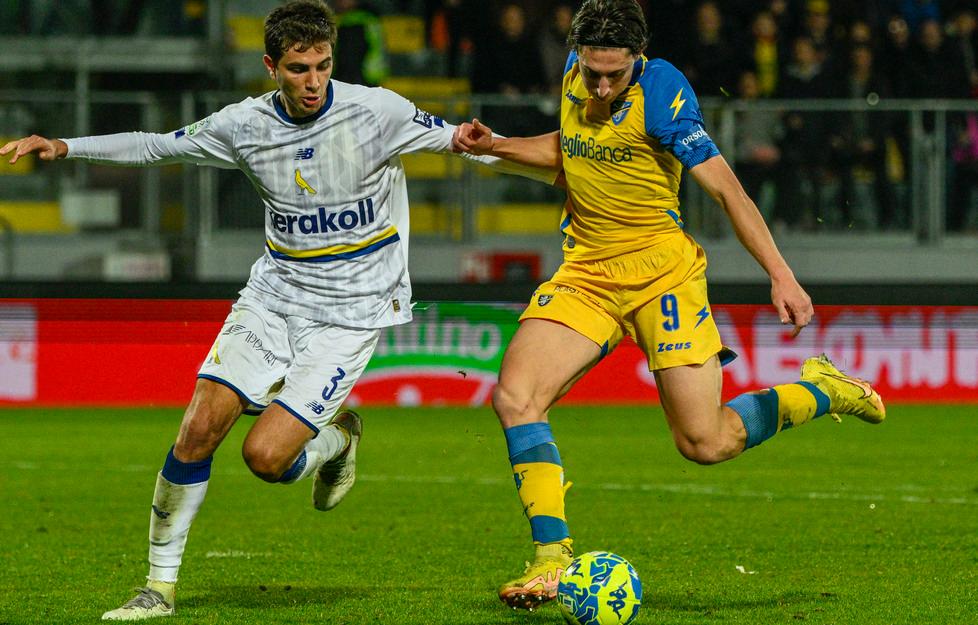 A Frosinone quattro minuti fatali per il Modena Segna Strizzolo, ma ormai è troppo tardi 