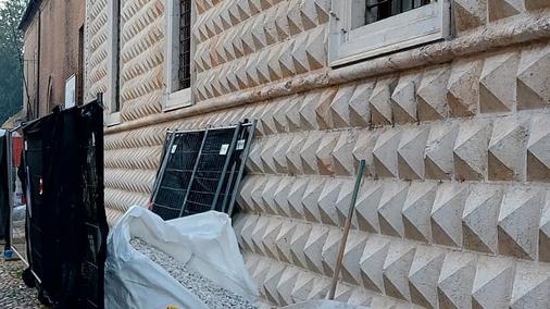 Ferrara, è una corsa contro il tempo per il restauro dei Diamanti