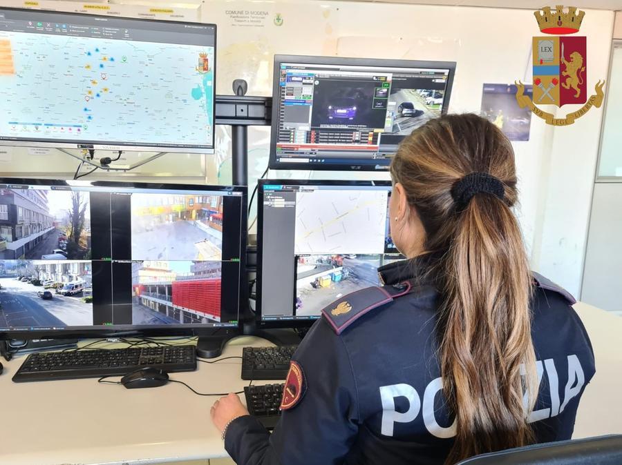 Modena, sette tentate truffe ad anziani: finti medici telefonano chiedendo soldi per le cure Covid-19