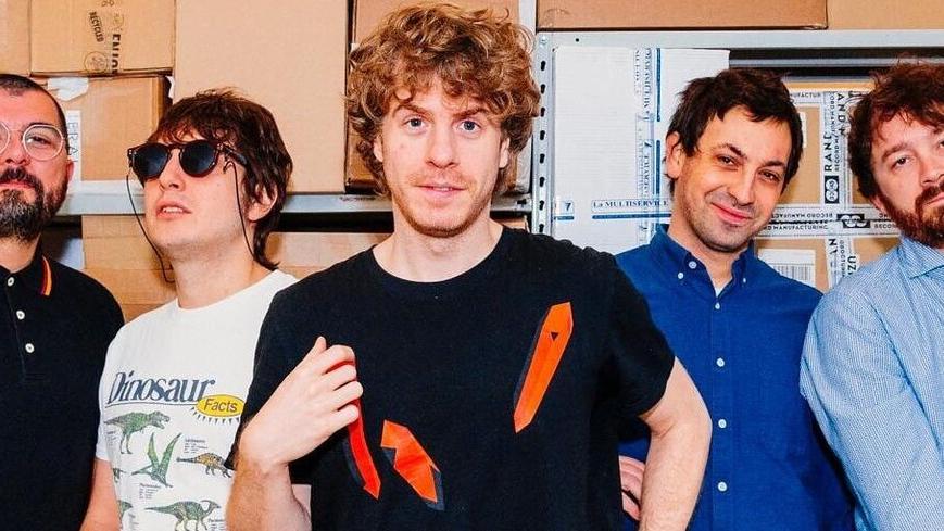 Lo Stato Sociale e la fine dei sogni , anche Brondi coi ragaz bolognesi