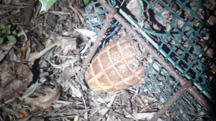 Allarme per una bomba ananas trovata in strada