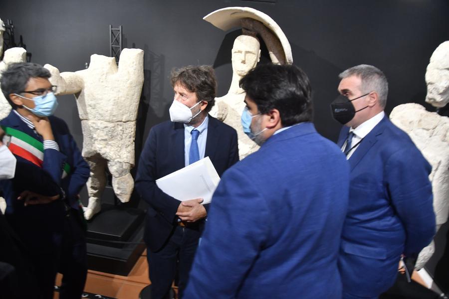 
	Il sindaco Abis, l'ex&nbsp;ministro Franceschini,&nbsp;il presidente della Regione Solinas e il presidente della Fondazione Muroni

