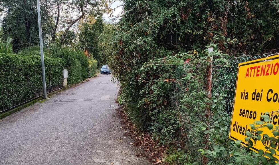 Via dei Corsi, gli abitanti: per noi solo pericoli e disagi