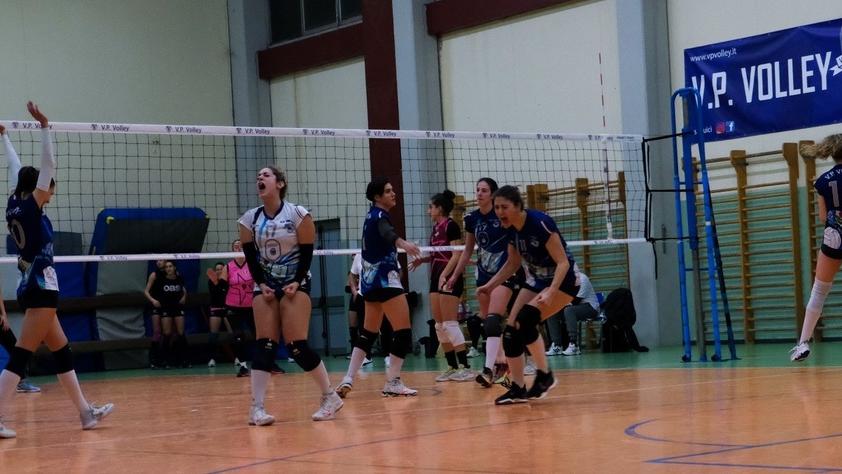 Il Vp Volley domina il derby. Prima sconfitta per l’Upc a guida Sansonetti
