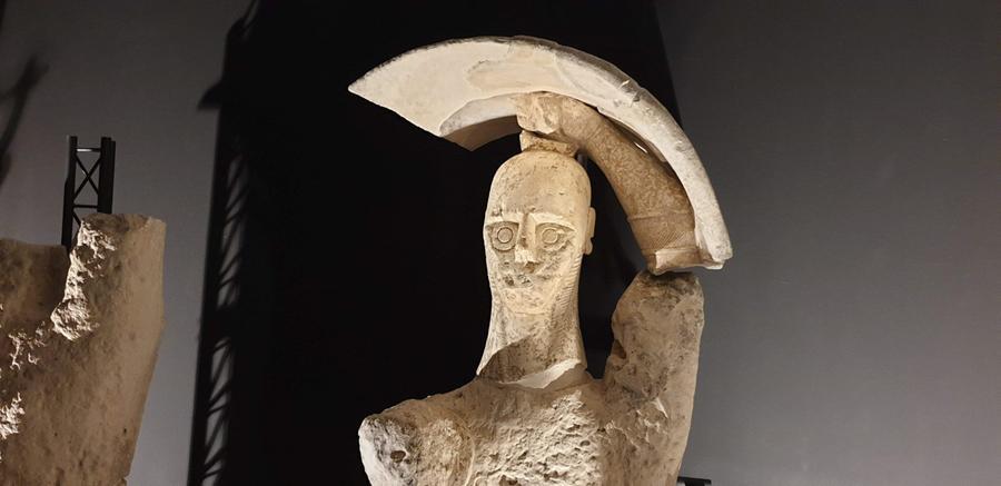 
	Uno dei Giganti di Mon'e Prama

