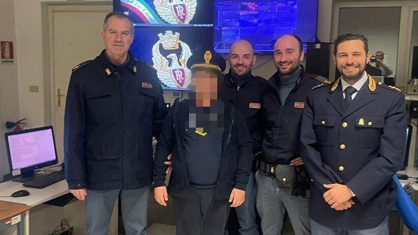Pisa, ritrovato in centro dai poliziotti bimbo di 10 anni sparito da casa: «Così lo abbiamo calmato e ottenuto la sua fiducia»