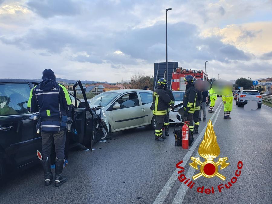 Incidente sulla sopraelevata sud di Olbia: una persona in ospedale, traffico a rilento per un’ora