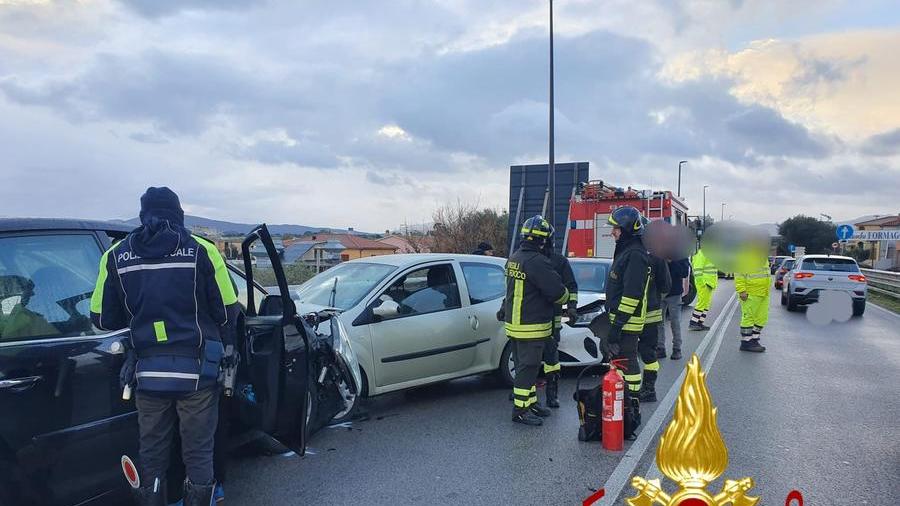 Incidente sulla sopraelevata sud di Olbia: una persona in ospedale, traffico a rilento per un’ora