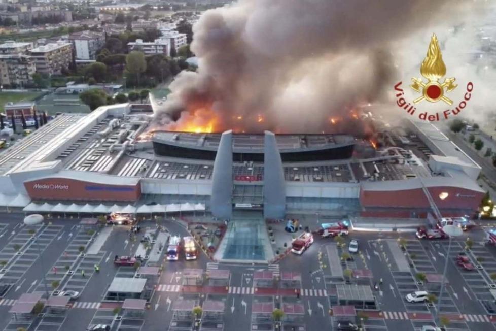 Firenze, in tre a processo per il maxi incendio alla Coop 