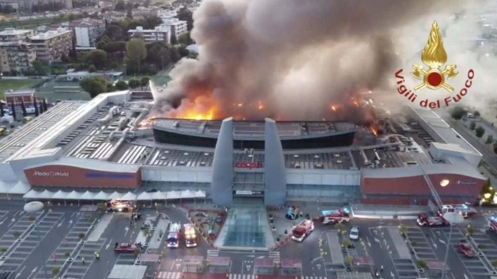 Firenze, in tre a processo per il maxi incendio alla Coop