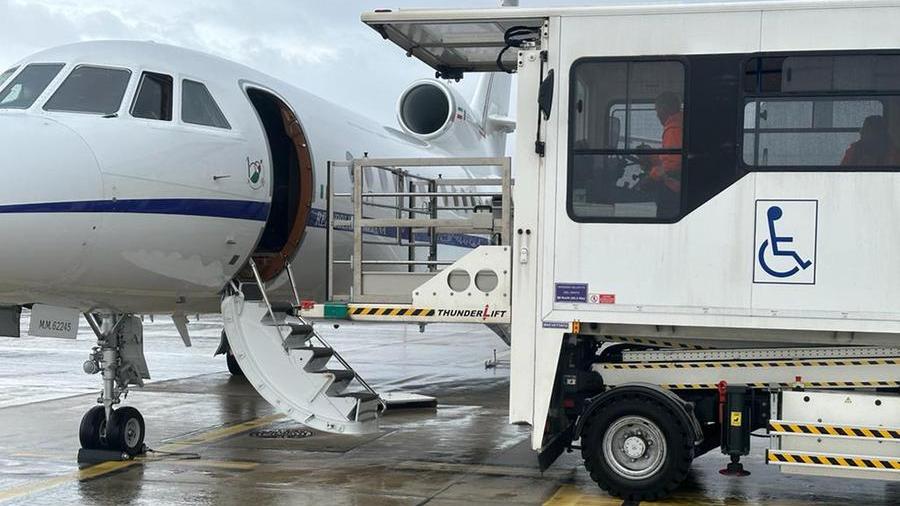 Bimba di 3 mesi in pericolo di vita da Cagliari a Pisa con un volo militare
