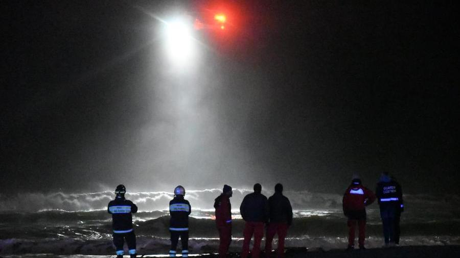 Il punto dove è stato trovato il cadavere in mare (foto Claudio Cuffaro)