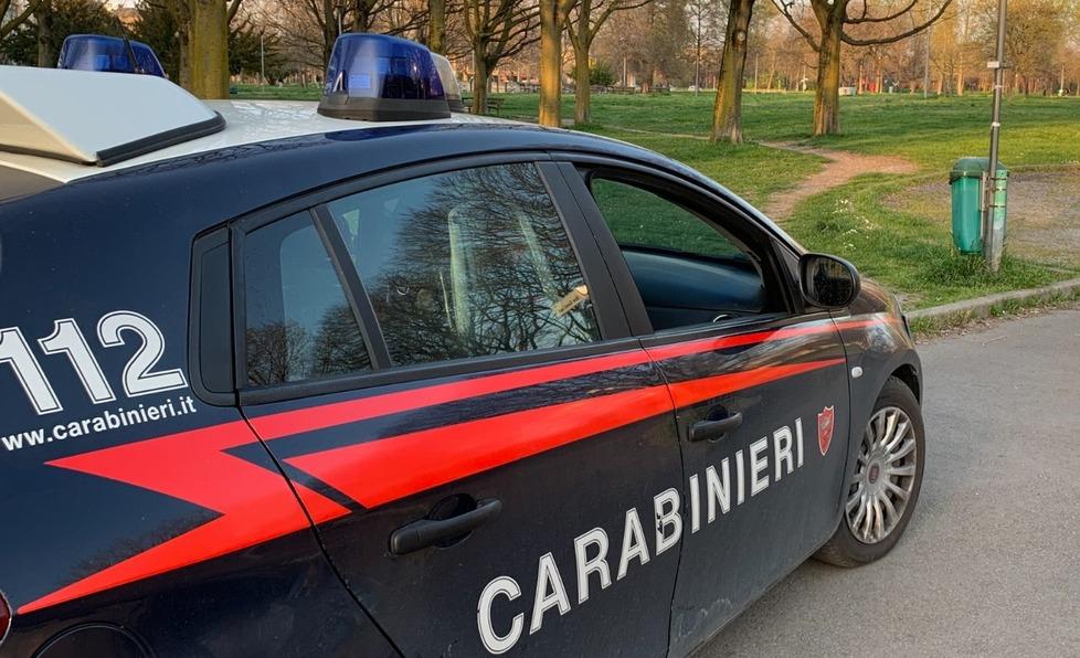 Castelnuovo. Un attimo di distrazione e la borsa sparisce 