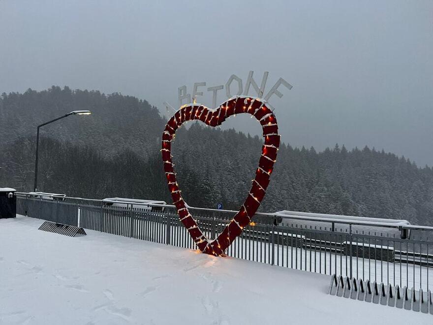 La neve spazza via l’emergenza: in Toscana impianti da sci pronti a riaprire 