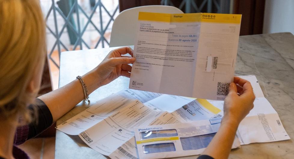 Ferrara, l’inflazione presenta il conto: nel 2022 tremila euro in più per famiglia