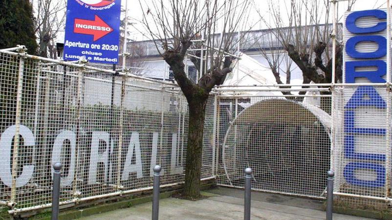 Due amici malmenati davanti al Corallo