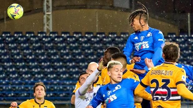 Il colpo di testa di Tyronne Ebuhei che ha deciso la sfida tra Empoli e Sampdoria
