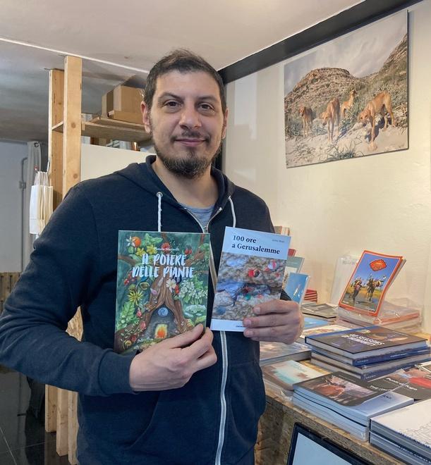La storia di Stefano Bianchi, editore livornese che in sei anni ha pubblicato già ottanta libri 