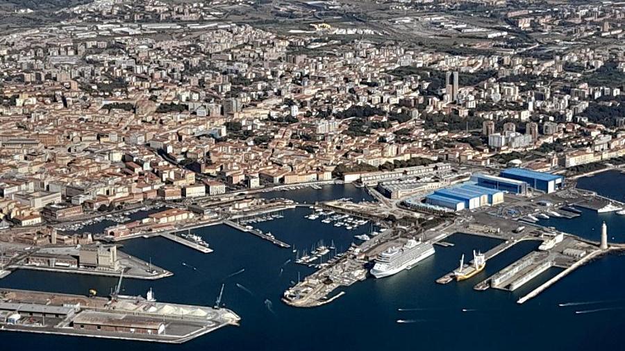 Bari assomiglia a Livorno e Decaro pedonalizza. Qui, invece, si fa finta
