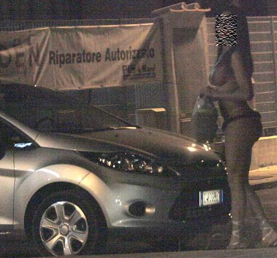 Pugno duro contro le prostitute a Stagno, Antolini: «Verranno identificate e allontanate»