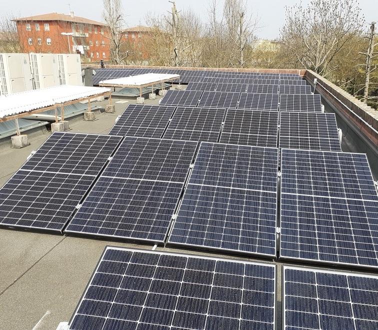 Nonantola. Poste installa sul tetto i pannelli fotovoltaici Rispamierà il 5% 