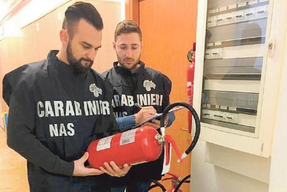 Modena Truffa degli estintori: patteggia otto mesi 