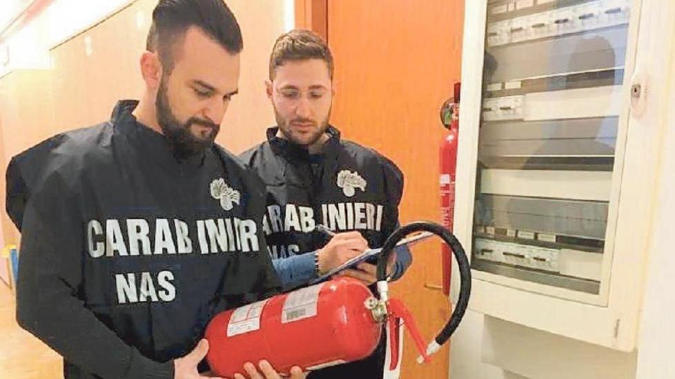 Modena Truffa degli estintori: patteggia otto mesi