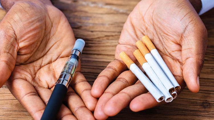 E-cig come le sigarette tradizionali: la stretta sul fumo alternativo. In Toscana gli “svapatori” soprattutto tra i giovani