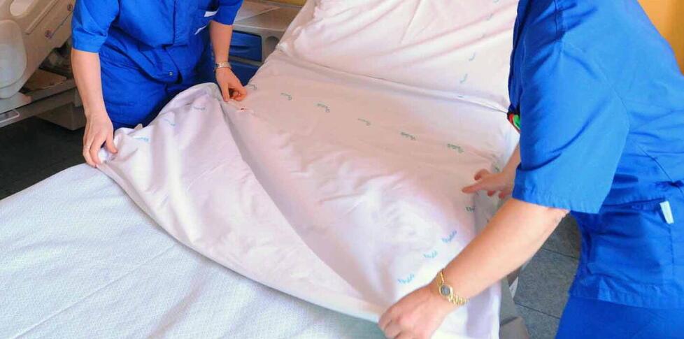 «Siamo fermi da un anno»: la protesta degli operatori sociosanitari dopo il concorso del 2021