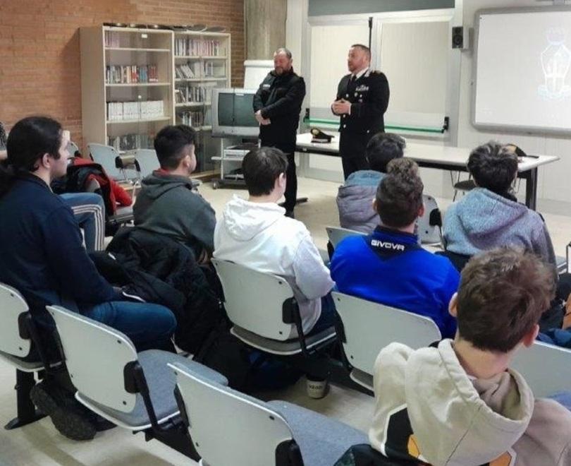 Rosignano, si cercano giovani carabinieri esperti in telecomunicazioni