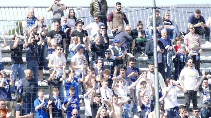 Biglietto a cinque euro in curva Ferrovia per vedere Prato-Forlì