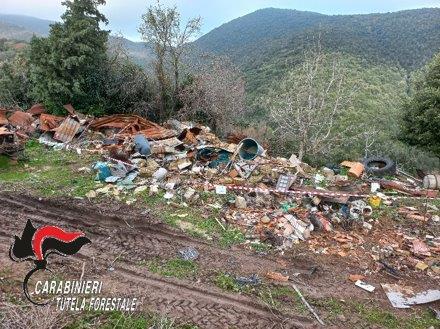 
	La maxi-discarica abusiva

