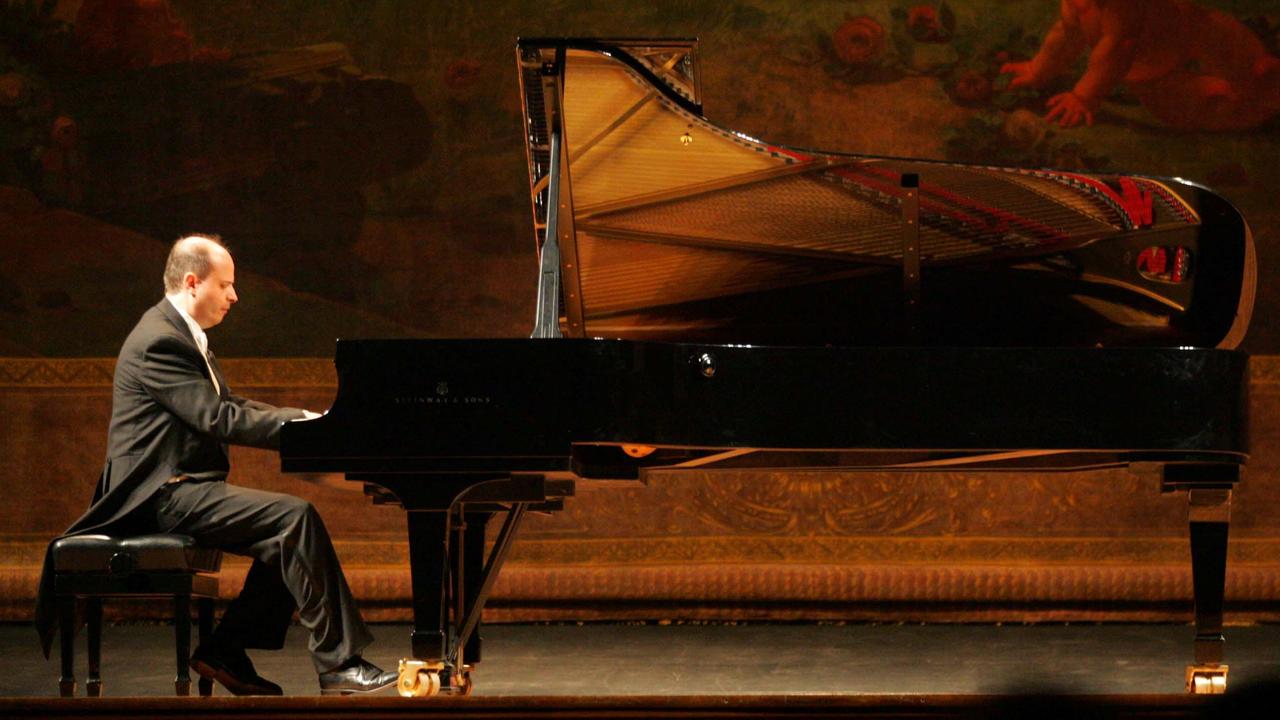 Dembech suona Beethoven
