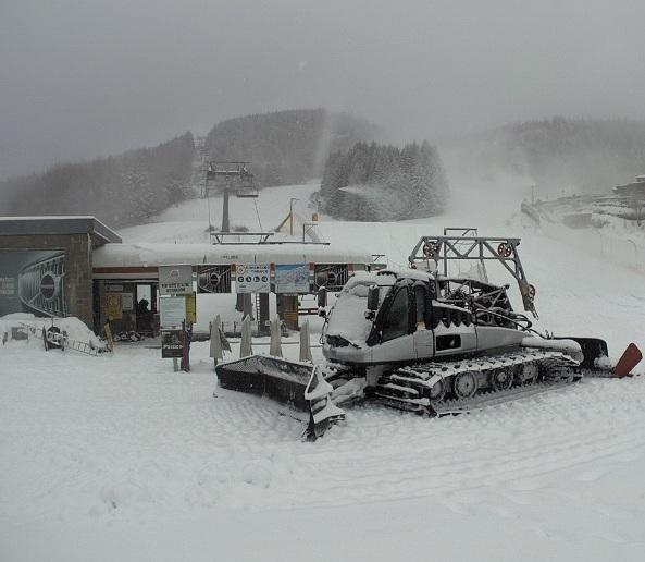 Primo weekend bianco al Cimone «Ma questa neve non risolve la crisi» 