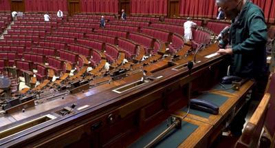 Politica, Italia paese dei dinosauri 