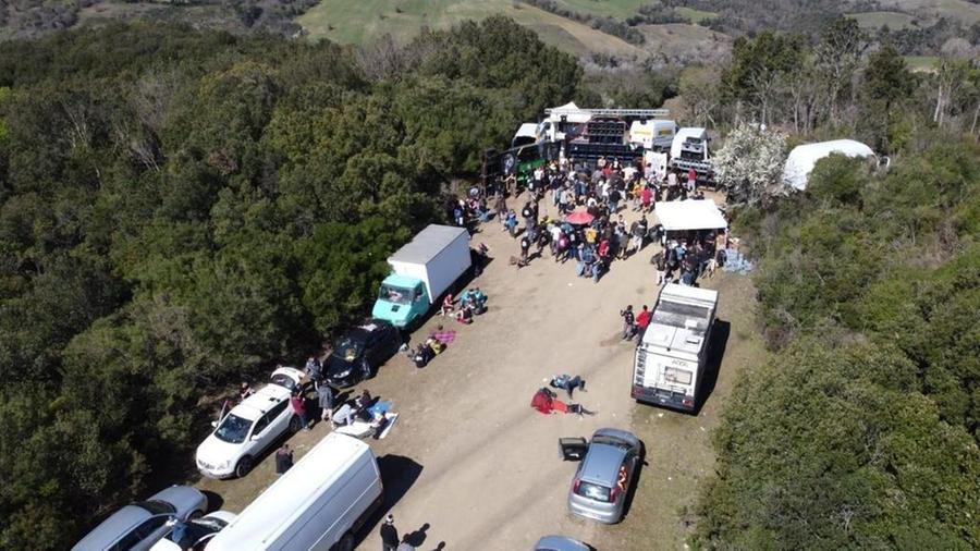 
	Foto aerea del rave party a Poggi del Sasso (Cinigiano) dell'aprile 2022

