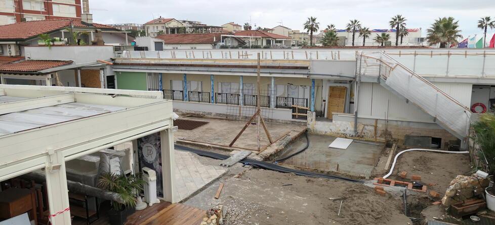Cantieri aperti in due spiagge di Lido di Camaiore: «Così evitiamo le aste»