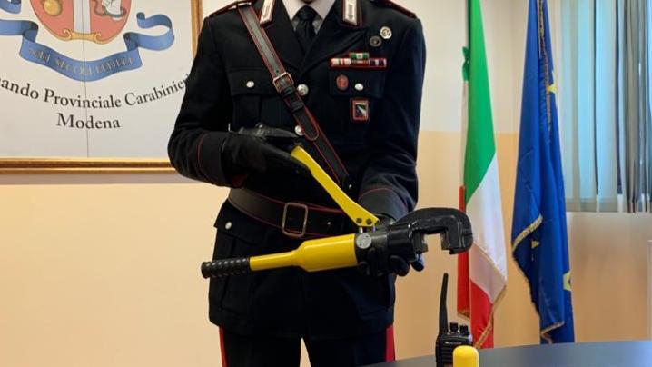 Modena. Carabinieri sventano furto in casa