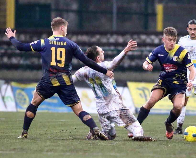 Carrarese, a centrocampo la new entry è Palmieri 